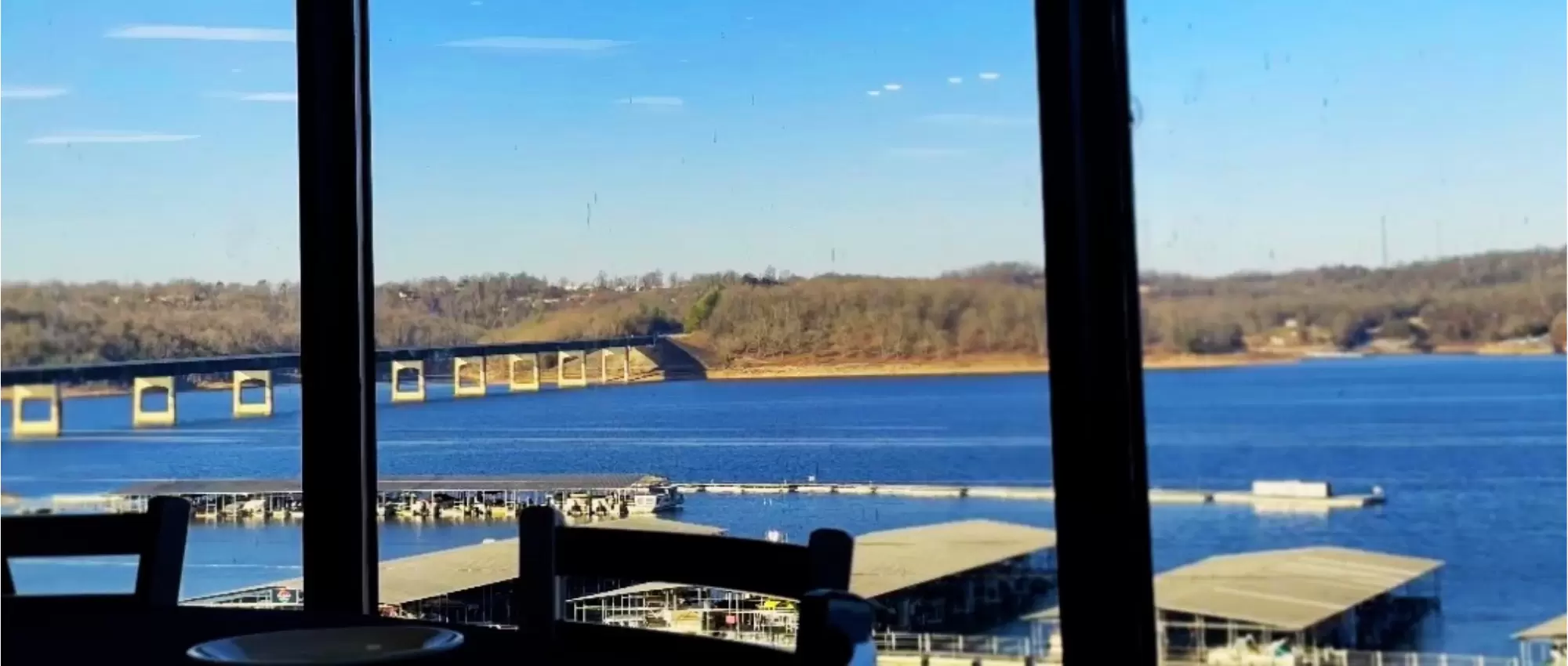 Breathtaking View For a Relaxing Lakeside Visit